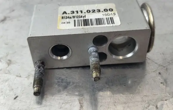 Opel Combo E Air conditioning (A/C) expansion valve A31102300 10D15 R134BR1234