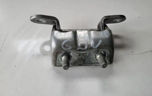 Nissan Qashqai Rear door upper hinge