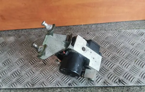 Mercedes-Benz S W220 ABS Pump A0044314612