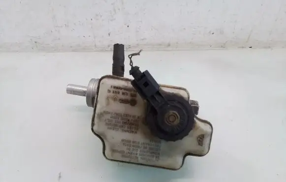 Audi A3 S3 8P Master brake cylinder