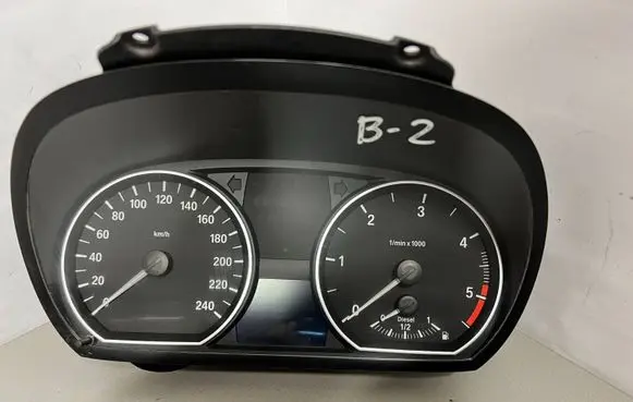 BMW 1 E81 E87 Speedometer (instrument cluster) 9166821 102495285 50260155
