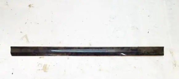 Volkswagen PASSAT B4 Front door trim (molding) 3a0853516a