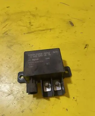 Mercedes-Benz E W211 Charging relay A0025423819 0025423819