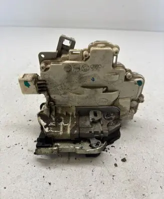 Audi A4 S4 B8 8K Rear door lock 8k0839015