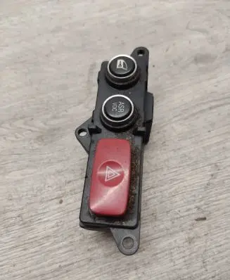 Alfa Romeo 159 Hazard light switch 156067821