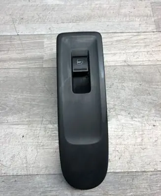 Volkswagen Golf VI Electric window control switch 5K0867256 57531