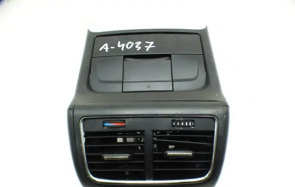 Audi A5 8T 8F Rear air vent grill 8K0819203D