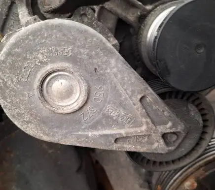 Ford Galaxy Generator/alternator belt tensioner 950372