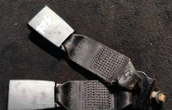 Rover 75 Middle seatbelt buckle (rear) 