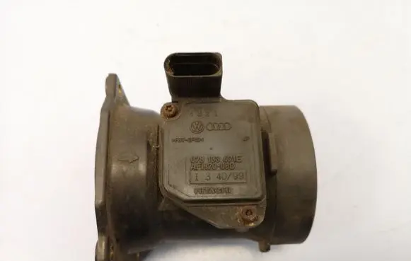 Audi A6 S6 C5 4B Mass air flow meter 078133471E