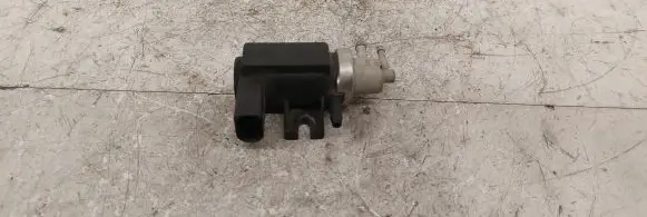 Audi A4 S4 B6 8E 8H Turbo solenoid valve 1J0906627 1J0906677