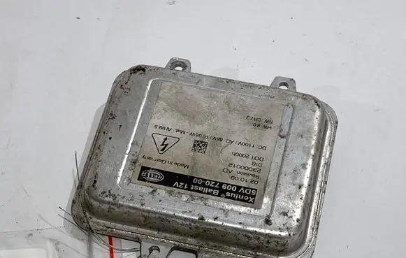 Opel Insignia A Voltage converter/converter module 5DV00972000