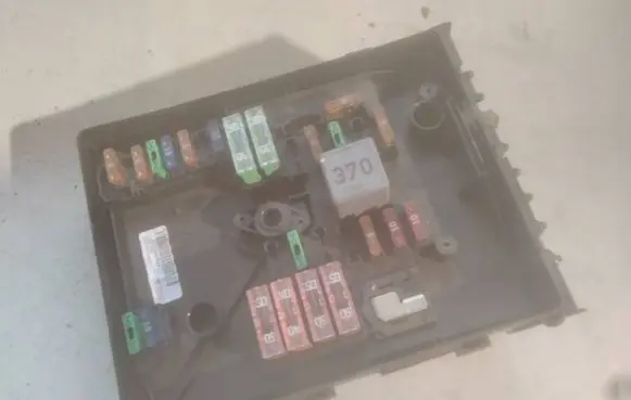Skoda Octavia Mk2 (1Z) Fuse module 1K0937125A