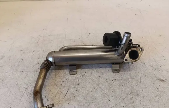 Volkswagen PASSAT B6 EGR valve cooler 03G131512G