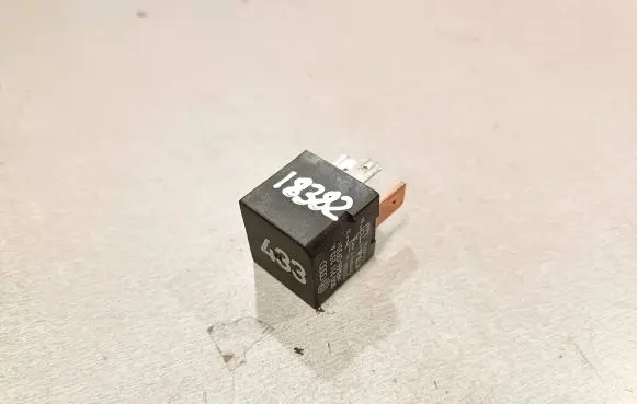 Volkswagen Golf V Other relay 3D0951253A 14150000