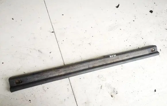 Hyundai Lantra I Front sill trim cover 8587128000 85871-28000