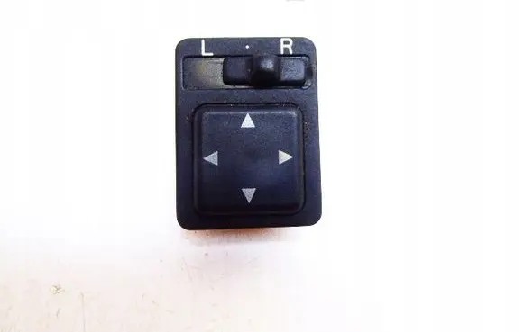 Toyota Avensis T220 Wing mirror switch
