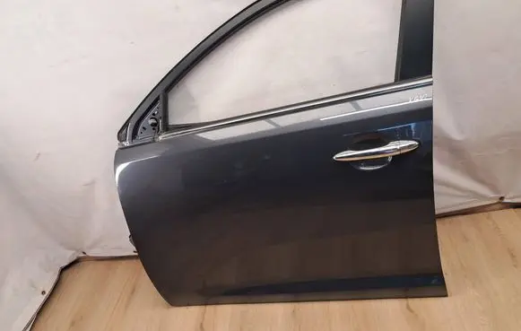 KIA Sportage Front door