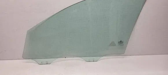 Hyundai Sonata Front door window glass four-door 43R000383