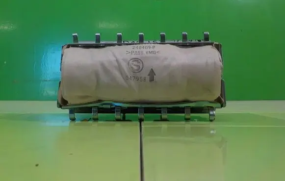 Honda Insight Passenger airbag 