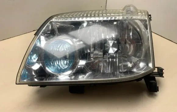 Nissan X-Trail T30 Headlight/headlamp