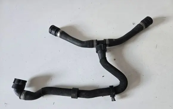 BMW M8 F93 Gran Coupe Engine coolant pipe/hose 8747913