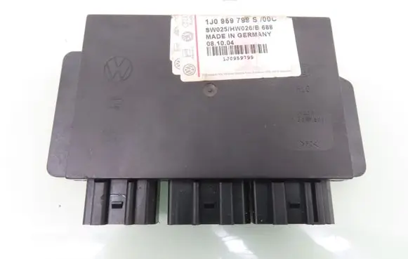 Volkswagen PASSAT B5 Central body control module 1J0959799S