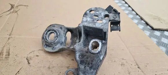 Audi A4 S4 B5 8D Sway bar bush bracket, front 