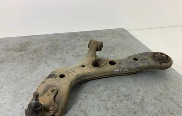 Toyota RAV 4 (XA30) Front lower control arm/wishbone