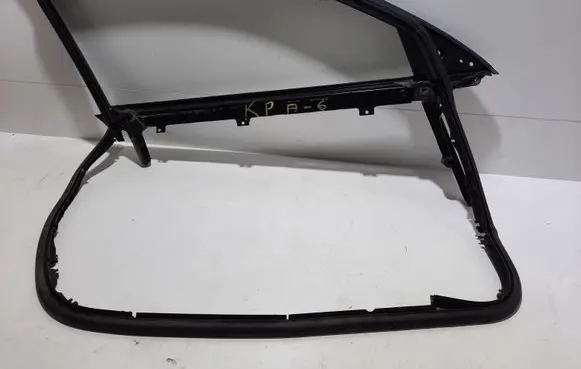 Audi A6 S6 C6 4F Front door window/glass frame 4F0837629