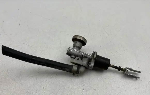 Nissan Pathfinder R51 Clutch master cylinder 