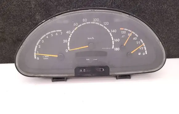 Speedometer (instrument cluster)