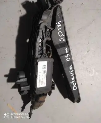 Skoda Octavia Mk2 (1Z) Accelerator throttle pedal 1K1721503L
