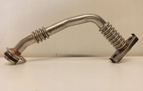 Volkswagen Tiguan Turbo turbocharger oiling pipe/hose 04L145736H
