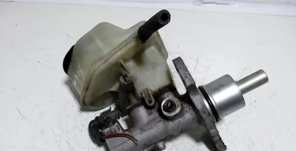 Opel Vectra C Master brake cylinder 320670701