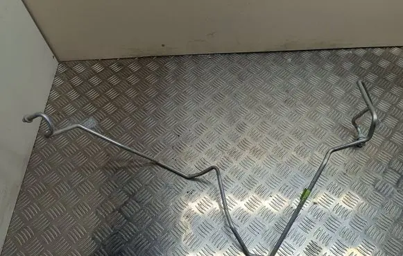 Ford Turneo Courier Air conditioning (A/C) pipe/hose