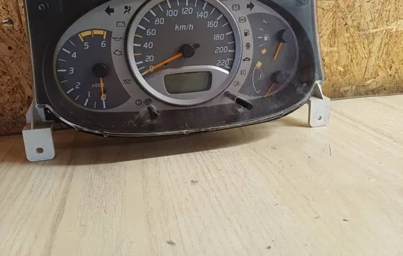 Nissan Almera Tino Speedometer (instrument cluster) BU071