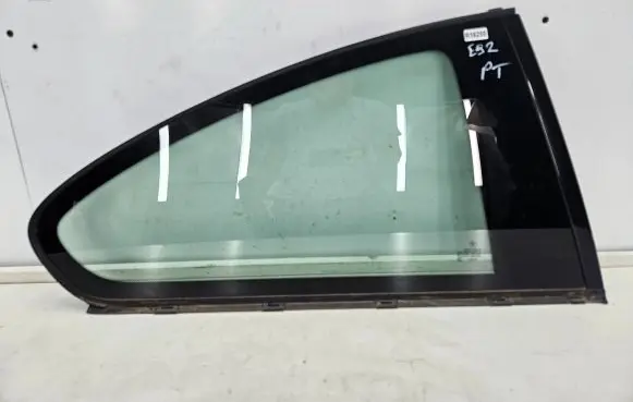 BMW 3 E92 E93 Rear side window 7119178