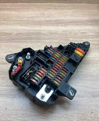 BMW 5 E60 E61 Fuse module 6906588 518811054
