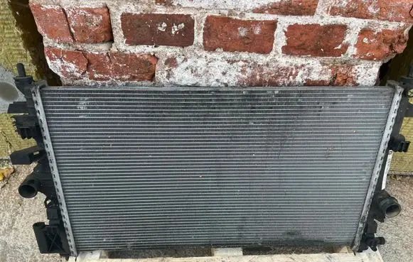 Opel Insignia A Coolant radiator S8112001