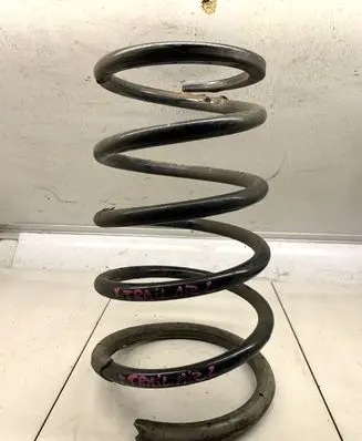 Nissan X-Trail T30 Rear coil spring