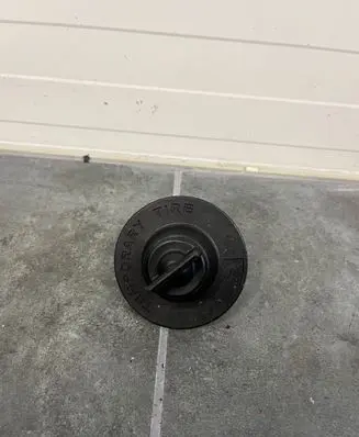 Honda CR-V Spare wheel bolt 