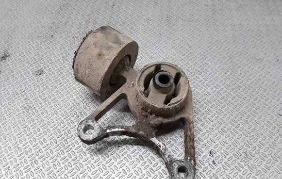 Land Rover Freelander Rear differential mounting bracket 
