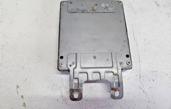 Mitsubishi Carisma Engine control unit/module MD760657 D1T17171E1 AT4292SMDFE01