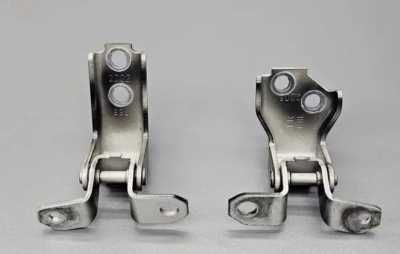 Suzuki Swift II Front door hinge set 