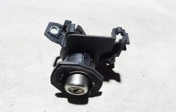 BMW 3 E90 E91 Tailgate exterior lock 7159610 7117926