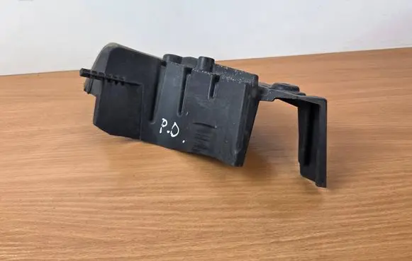 Peugeot 308 Other engine bay part 9805747280