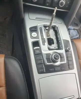 Audi A6 S6 C6 4F Center console 4F1864261 4F1857115H