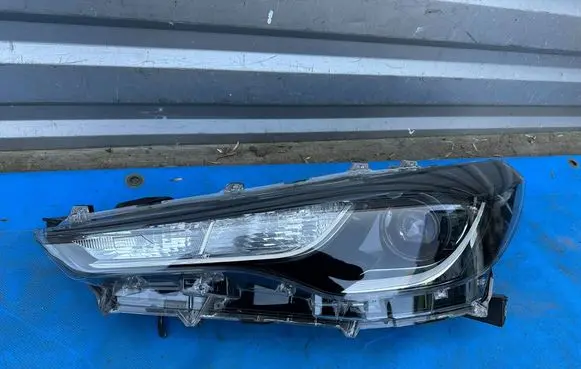 Toyota Corolla Cross Headlight/headlamp 