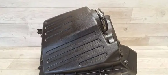 Opel Insignia A Air filter box 55560889 02010200
